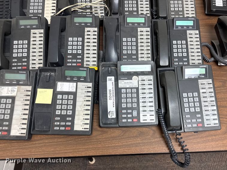 image for item DZ4295 (89) Toshiba phones