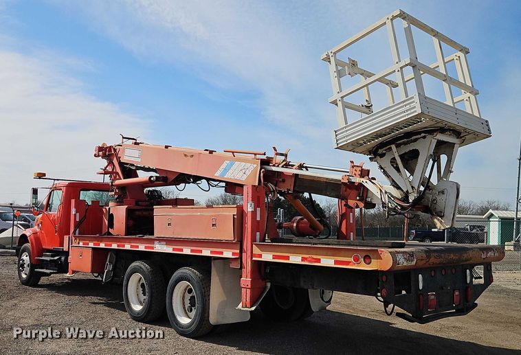 image for item DZ4301 1998 International F4900 digger derrick truck