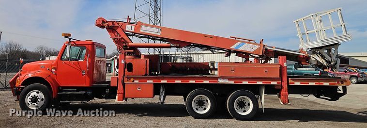 image for item DZ4301 1998 International F4900 digger derrick truck
