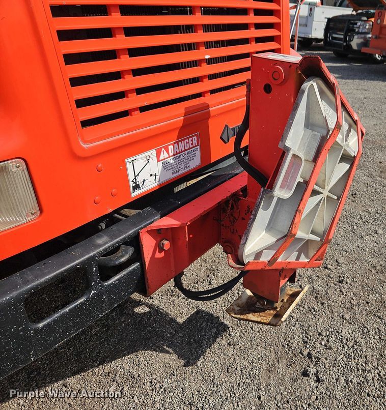 image for item DZ4301 1998 International F4900 digger derrick truck