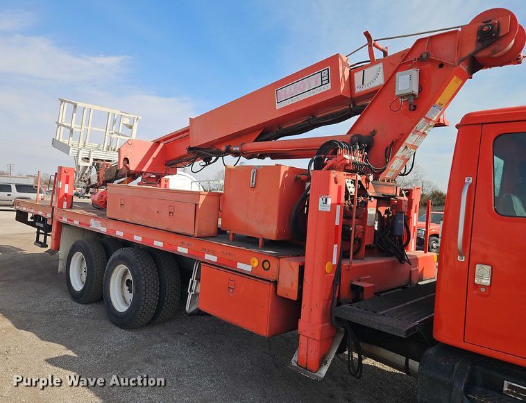 image for item DZ4301 1998 International F4900 digger derrick truck