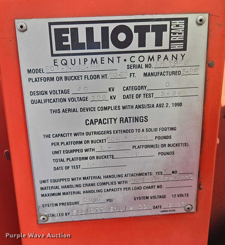 image for item DZ4301 1998 International F4900 digger derrick truck