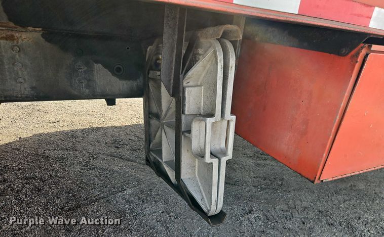 image for item DZ4301 1998 International F4900 digger derrick truck