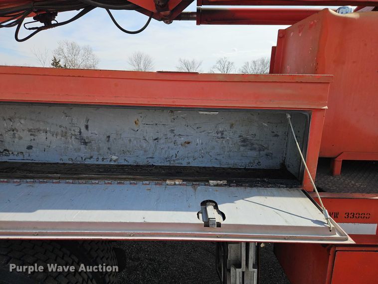 image for item DZ4301 1998 International F4900 digger derrick truck