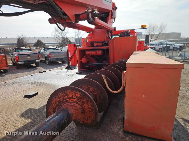 image for item DZ4301 1998 International F4900 digger derrick truck