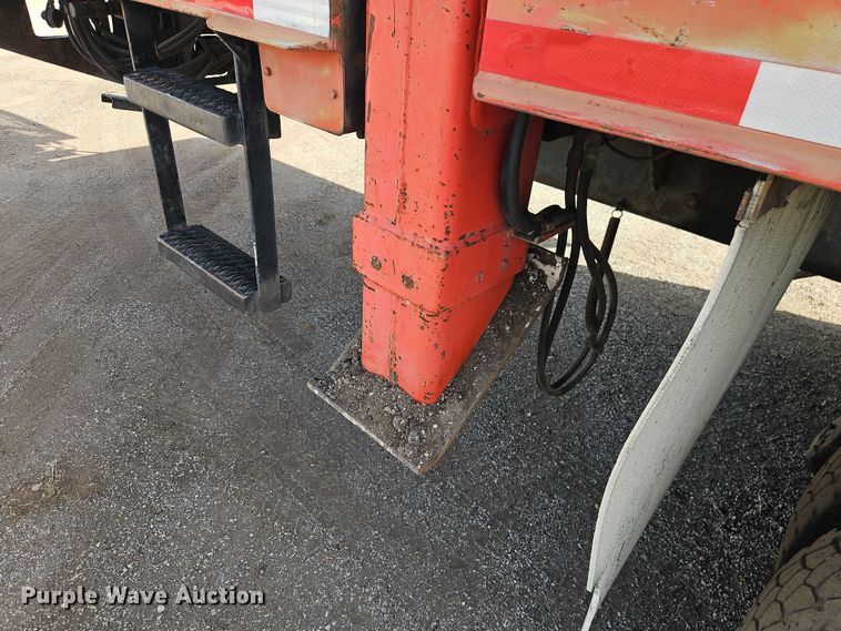 image for item DZ4301 1998 International F4900 digger derrick truck