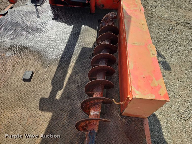 image for item DZ4301 1998 International F4900 digger derrick truck