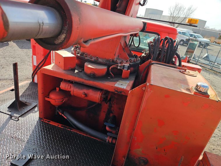 image for item DZ4301 1998 International F4900 digger derrick truck