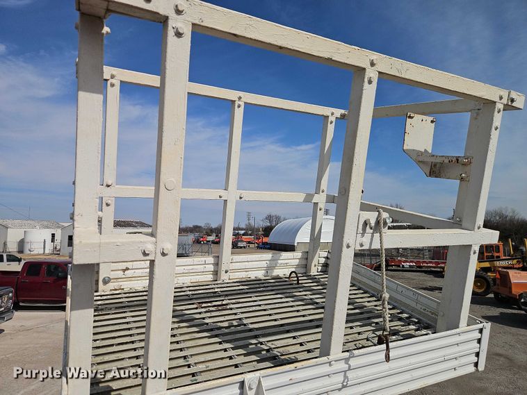 image for item DZ4301 1998 International F4900 digger derrick truck