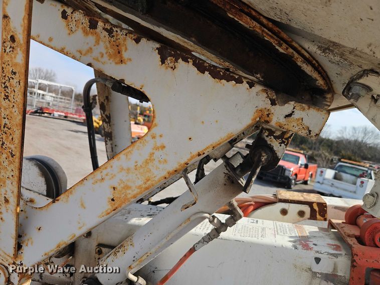 image for item DZ4301 1998 International F4900 digger derrick truck