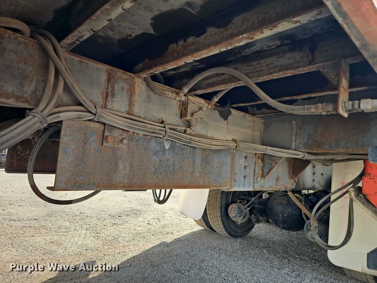 image for item DZ4301 1998 International F4900 digger derrick truck