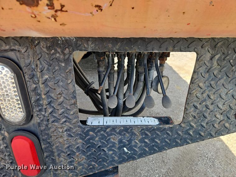 image for item DZ4301 1998 International F4900 digger derrick truck