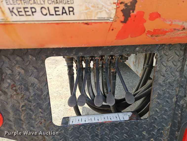 image for item DZ4301 1998 International F4900 digger derrick truck