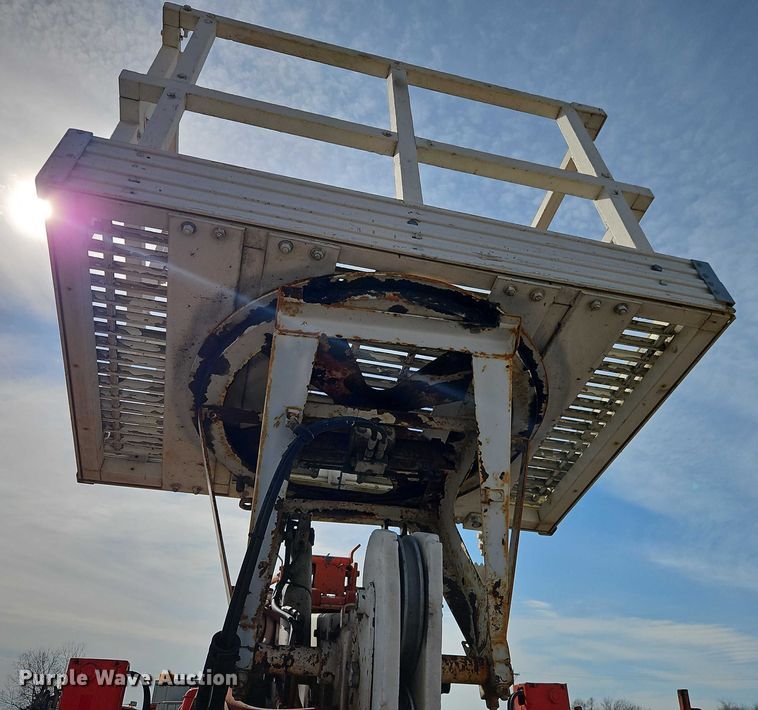 image for item DZ4301 1998 International F4900 digger derrick truck