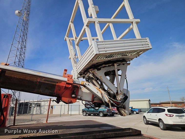 image for item DZ4301 1998 International F4900 digger derrick truck