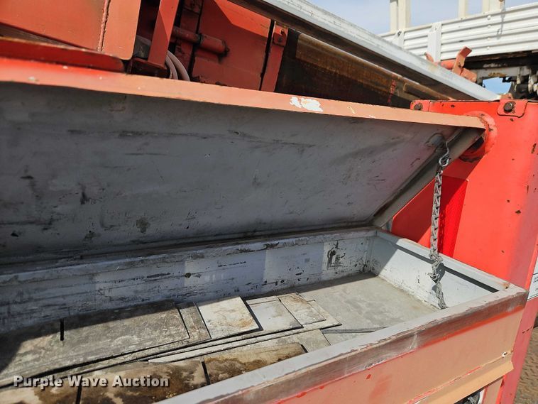 image for item DZ4301 1998 International F4900 digger derrick truck