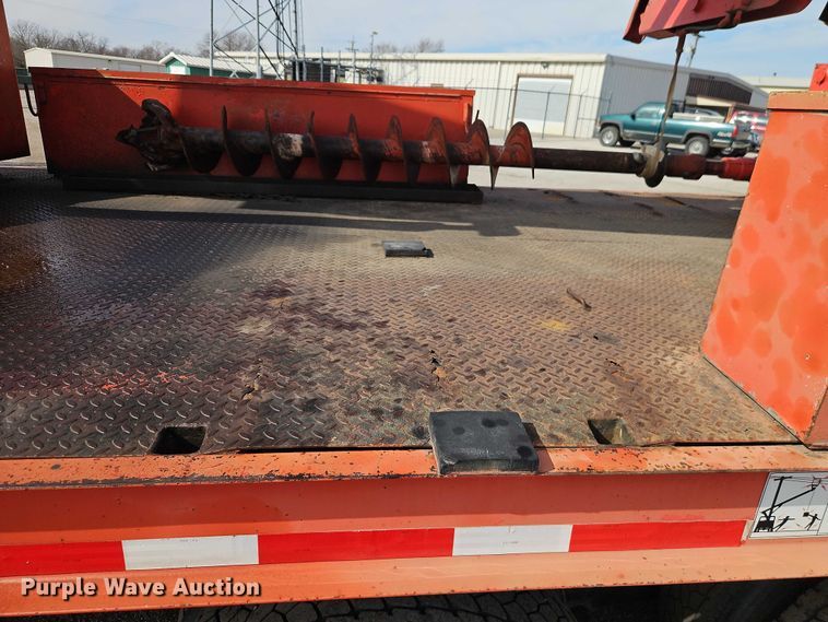 image for item DZ4301 1998 International F4900 digger derrick truck