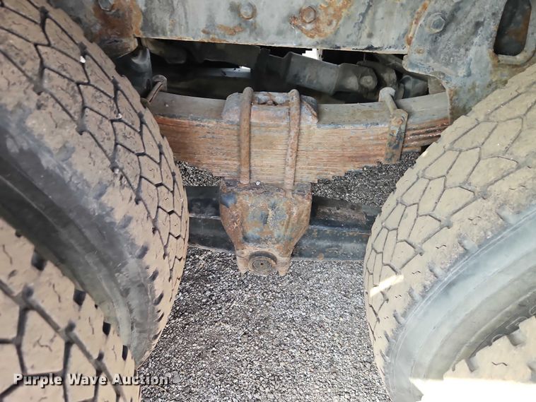 image for item DZ4301 1998 International F4900 digger derrick truck