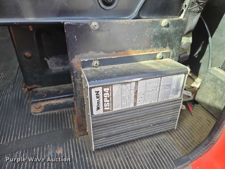 image for item DZ4301 1998 International F4900 digger derrick truck