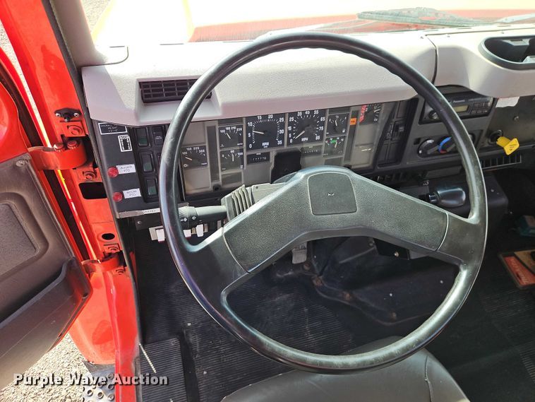 image for item DZ4301 1998 International F4900 digger derrick truck