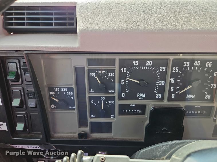 image for item DZ4301 1998 International F4900 digger derrick truck