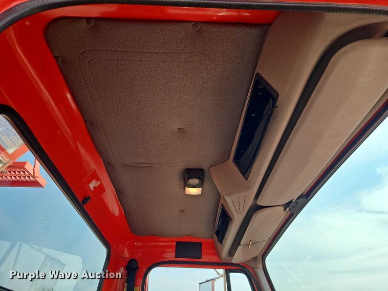 image for item DZ4301 1998 International F4900 digger derrick truck