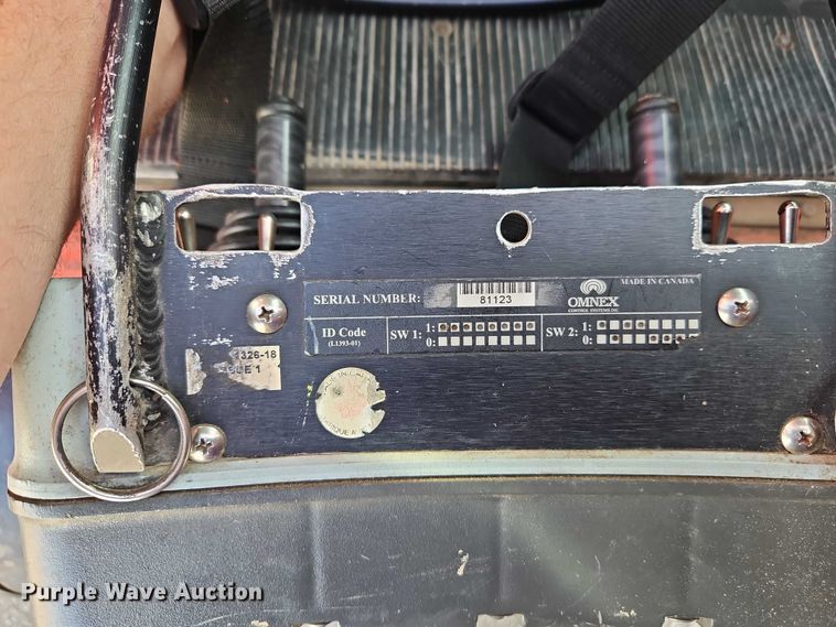 image for item DZ4301 1998 International F4900 digger derrick truck