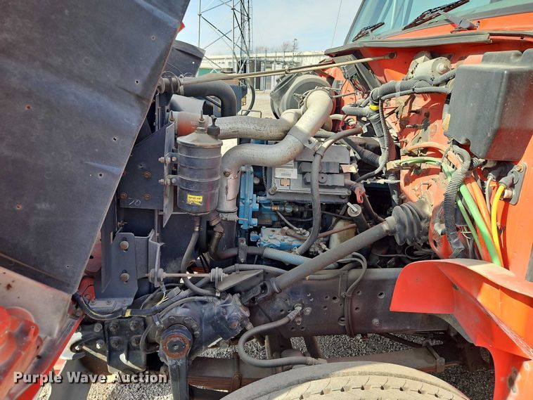 image for item DZ4301 1998 International F4900 digger derrick truck