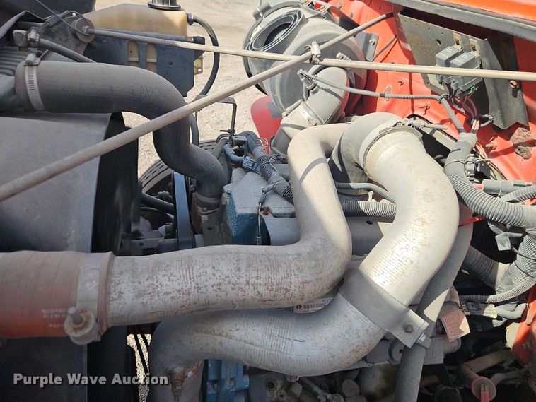 image for item DZ4301 1998 International F4900 digger derrick truck