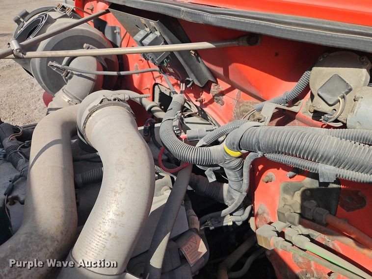 image for item DZ4301 1998 International F4900 digger derrick truck