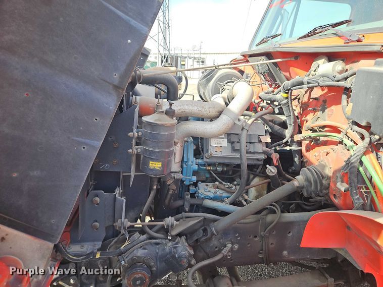 image for item DZ4301 1998 International F4900 digger derrick truck