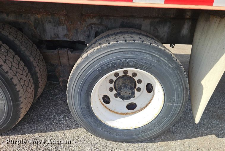 image for item DZ4301 1998 International F4900 digger derrick truck