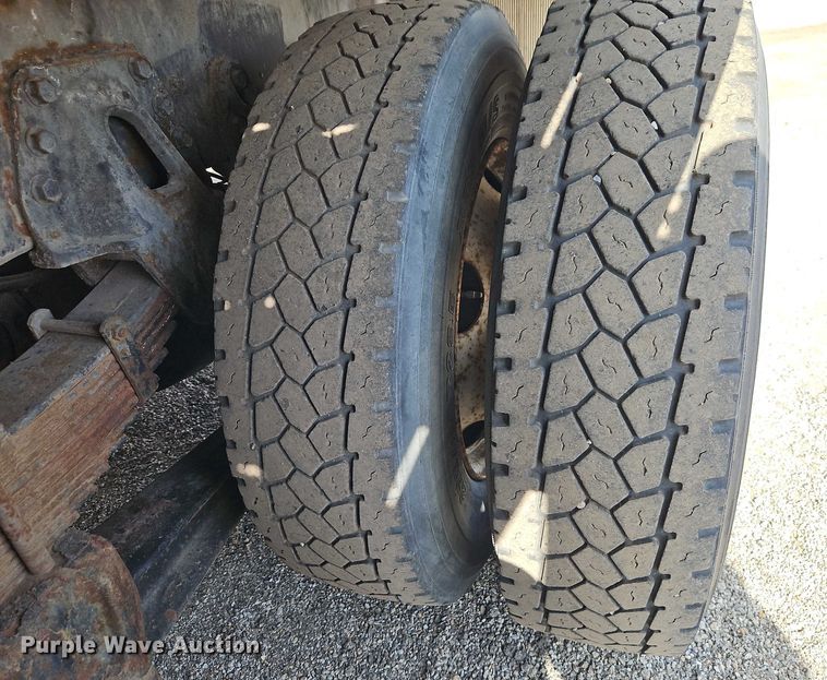 image for item DZ4301 1998 International F4900 digger derrick truck