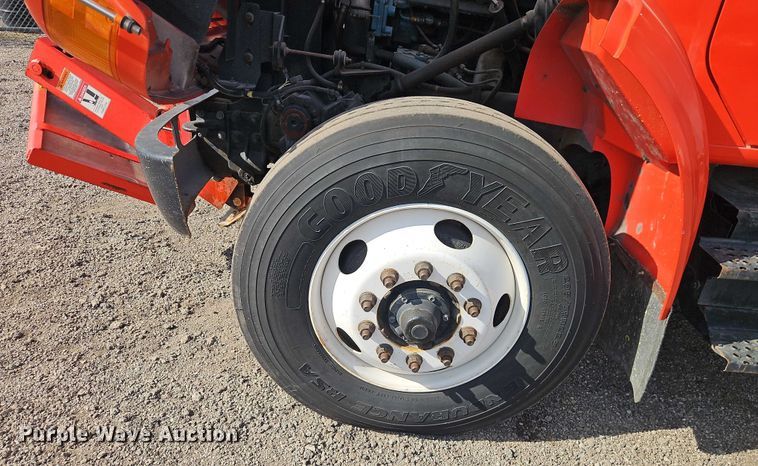 image for item DZ4301 1998 International F4900 digger derrick truck