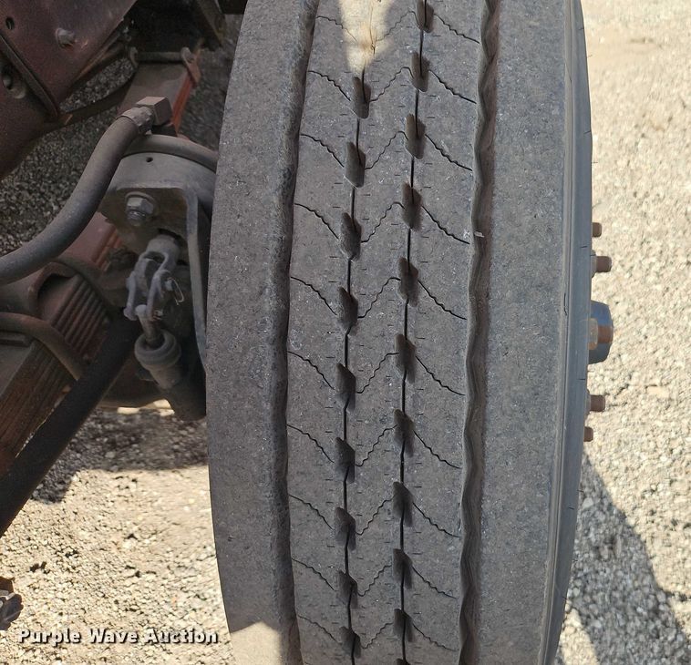 image for item DZ4301 1998 International F4900 digger derrick truck