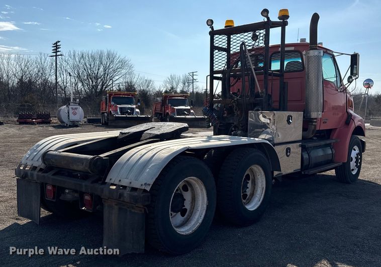 image for item DZ4302 2001 Sterling LT9500 semi truck