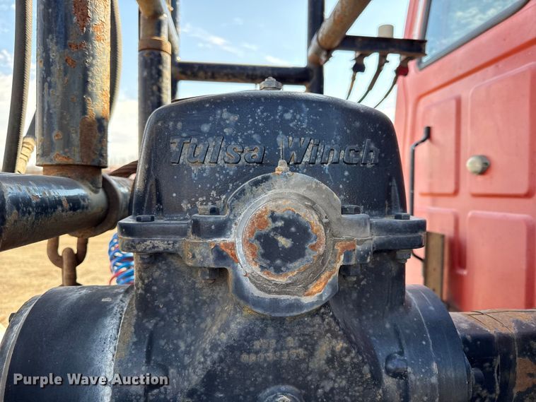 image for item DZ4302 2001 Sterling LT9500 semi truck