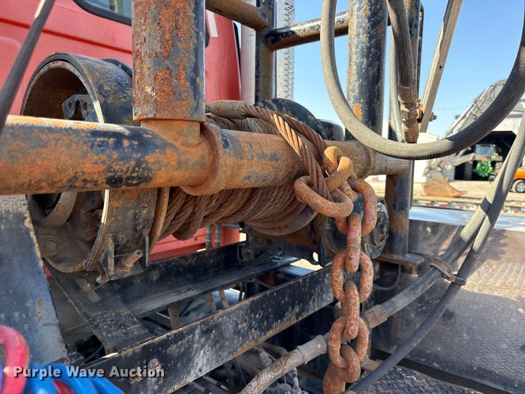 image for item DZ4302 2001 Sterling LT9500 semi truck