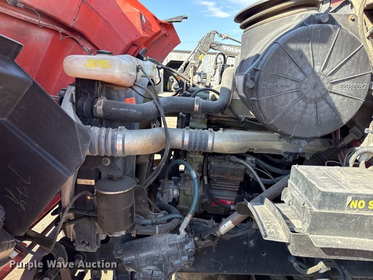 image for item DZ4302 2001 Sterling LT9500 semi truck