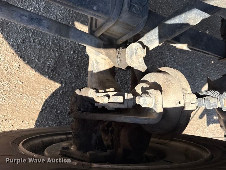 image for item DZ4302 2001 Sterling LT9500 semi truck