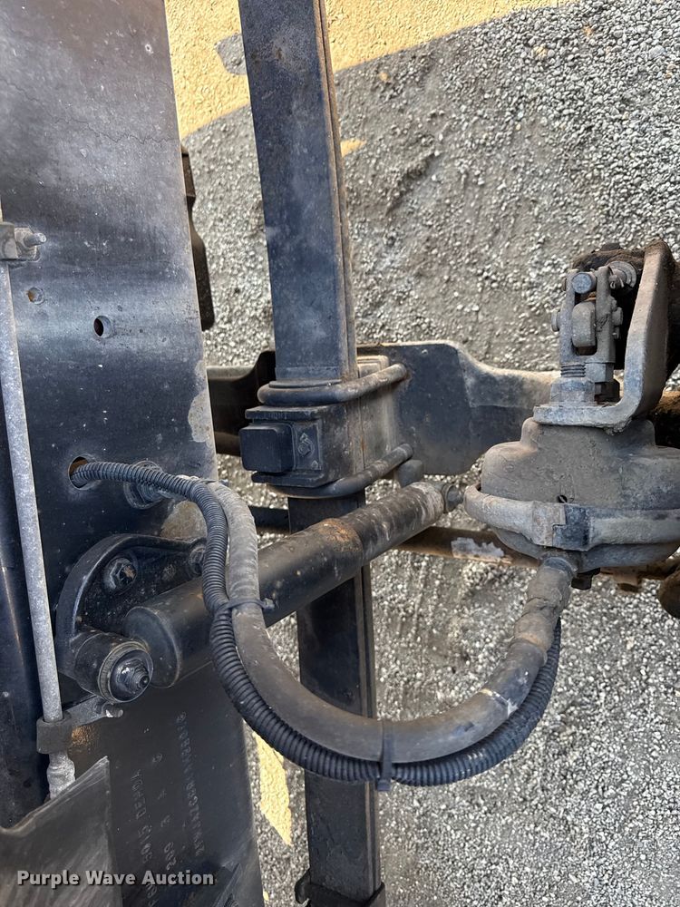 image for item DZ4302 2001 Sterling LT9500 semi truck