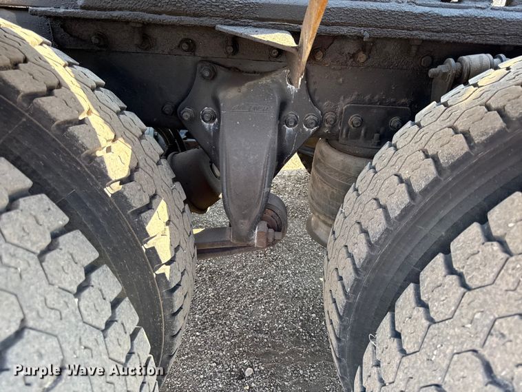 image for item DZ4302 2001 Sterling LT9500 semi truck