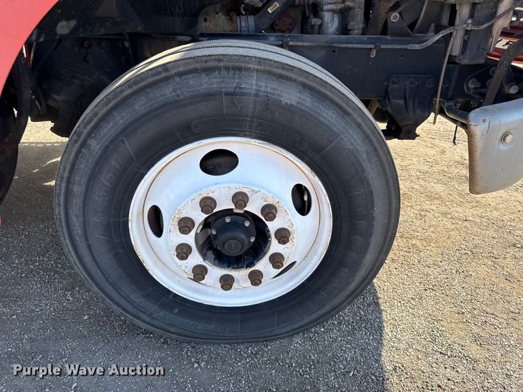 image for item DZ4302 2001 Sterling LT9500 semi truck