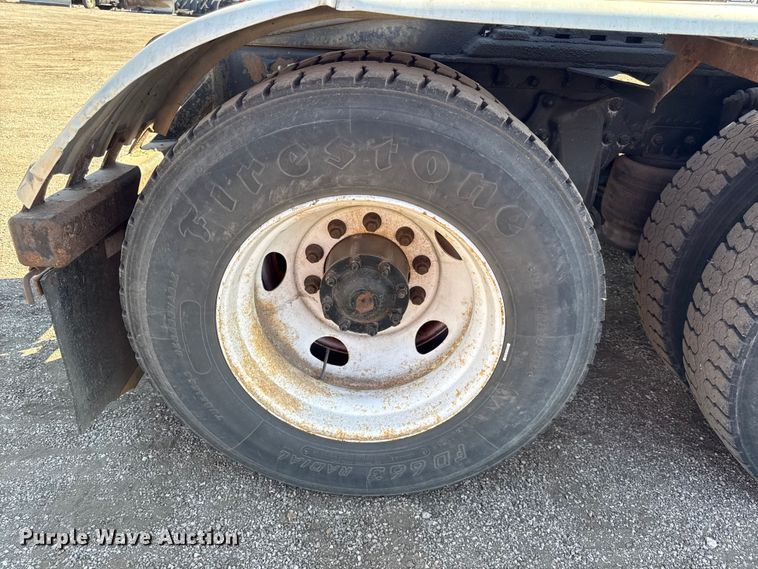 image for item DZ4302 2001 Sterling LT9500 semi truck