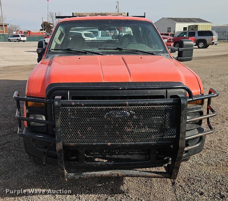 image for item DZ4303 2009 Ford F250 Super Duty Crew Cab utility bed pickup truck