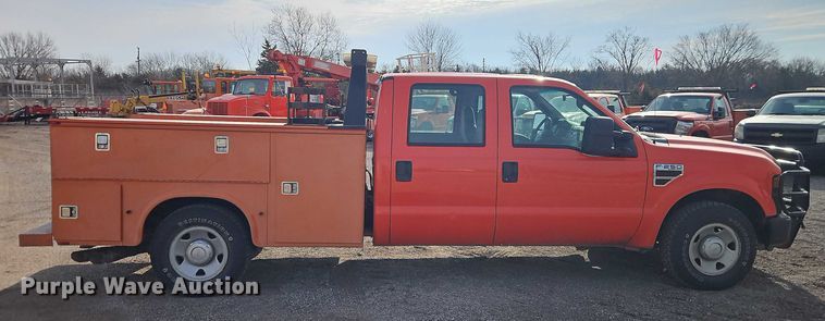 image for item DZ4303 2009 Ford F250 Super Duty Crew Cab utility bed pickup truck