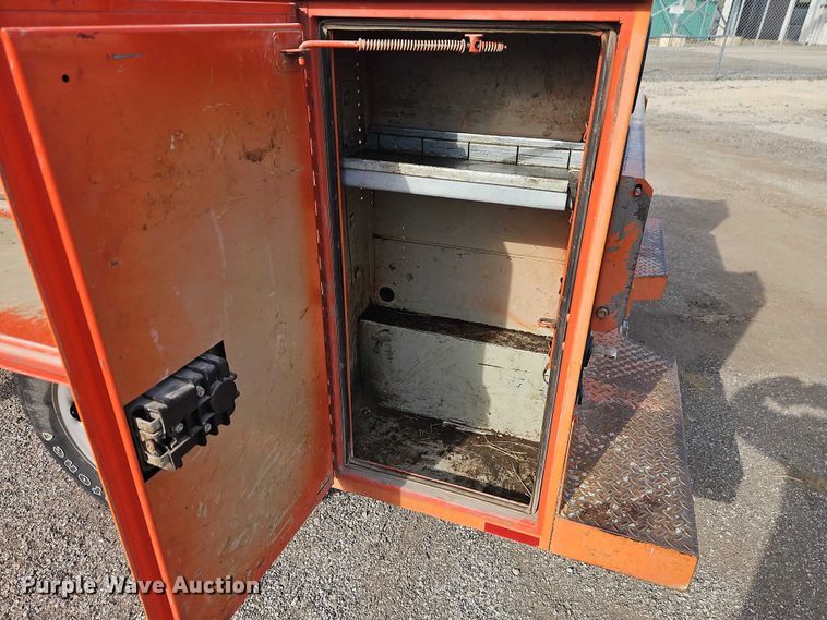 image for item DZ4303 2009 Ford F250 Super Duty Crew Cab utility bed pickup truck