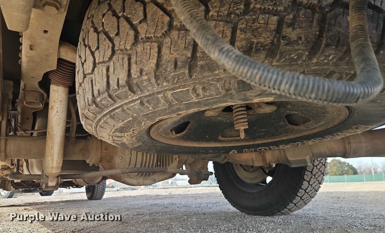 image for item DZ4303 2009 Ford F250 Super Duty Crew Cab utility bed pickup truck