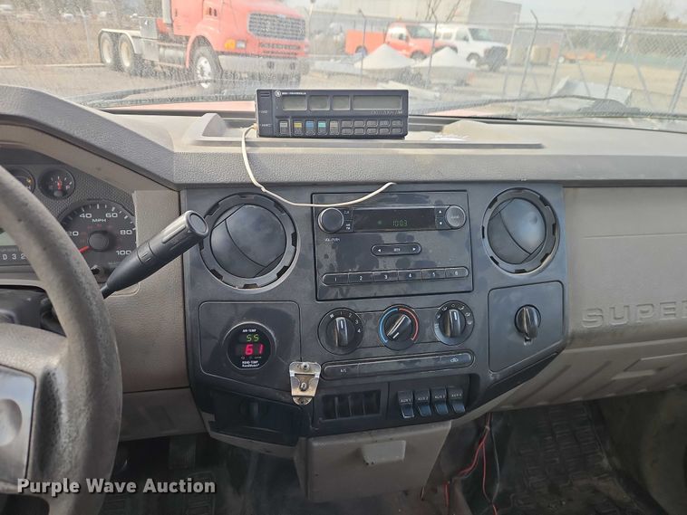 image for item DZ4303 2009 Ford F250 Super Duty Crew Cab utility bed pickup truck