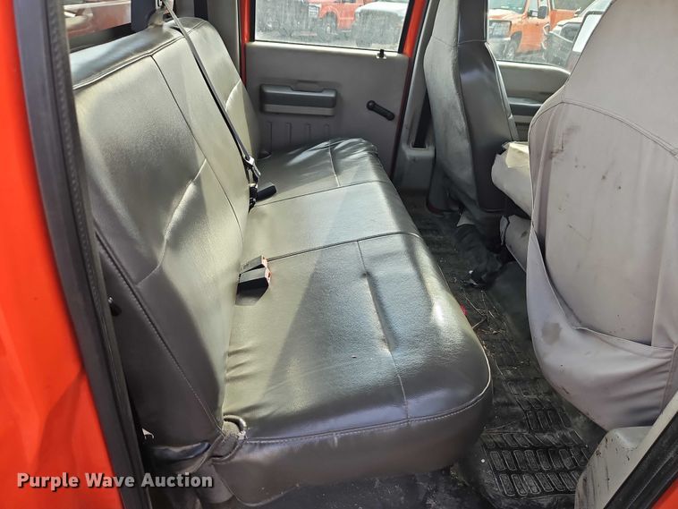 image for item DZ4303 2009 Ford F250 Super Duty Crew Cab utility bed pickup truck